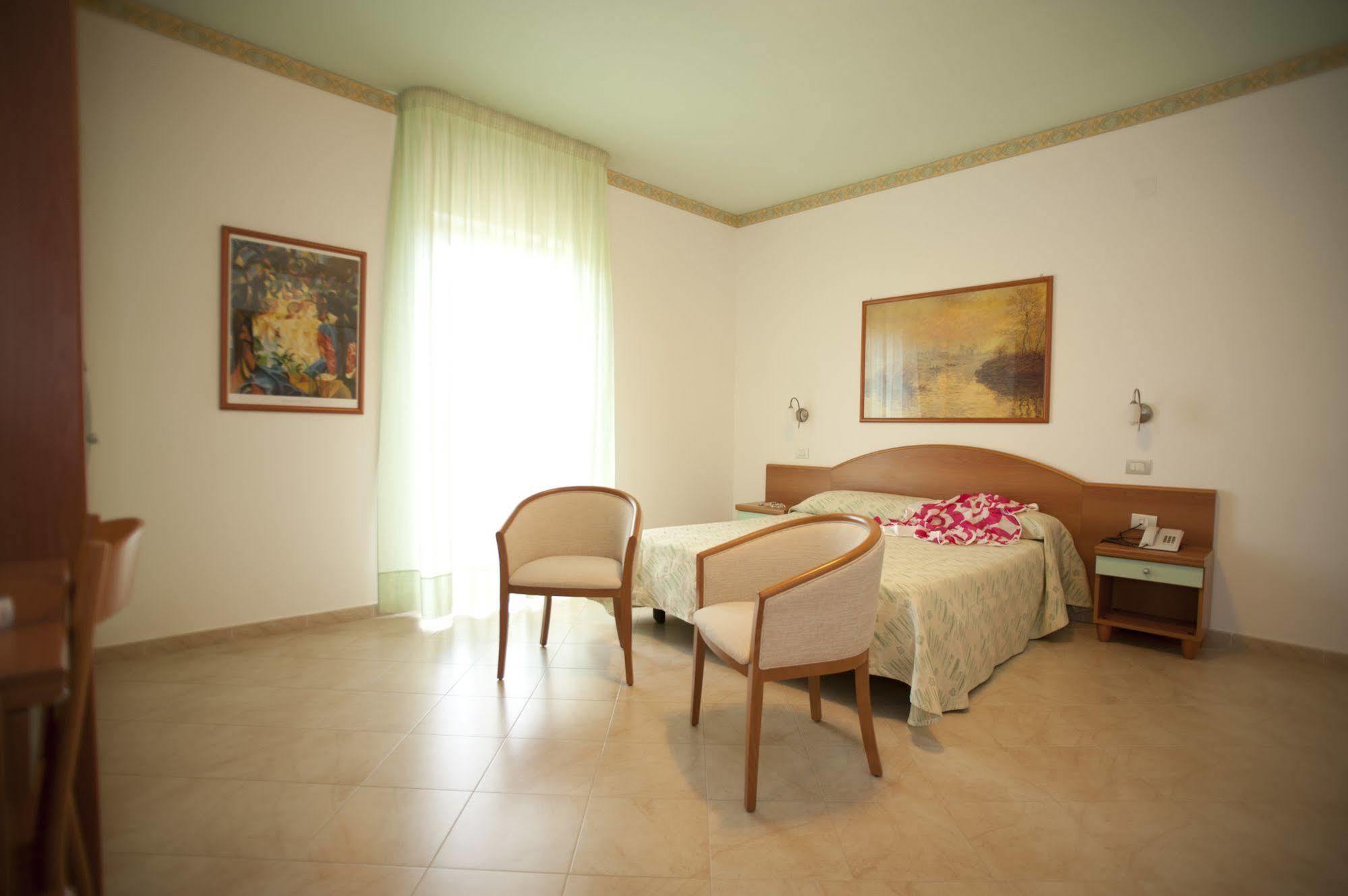 Oasiclub Hotel Vieste Ngoại thất bức ảnh